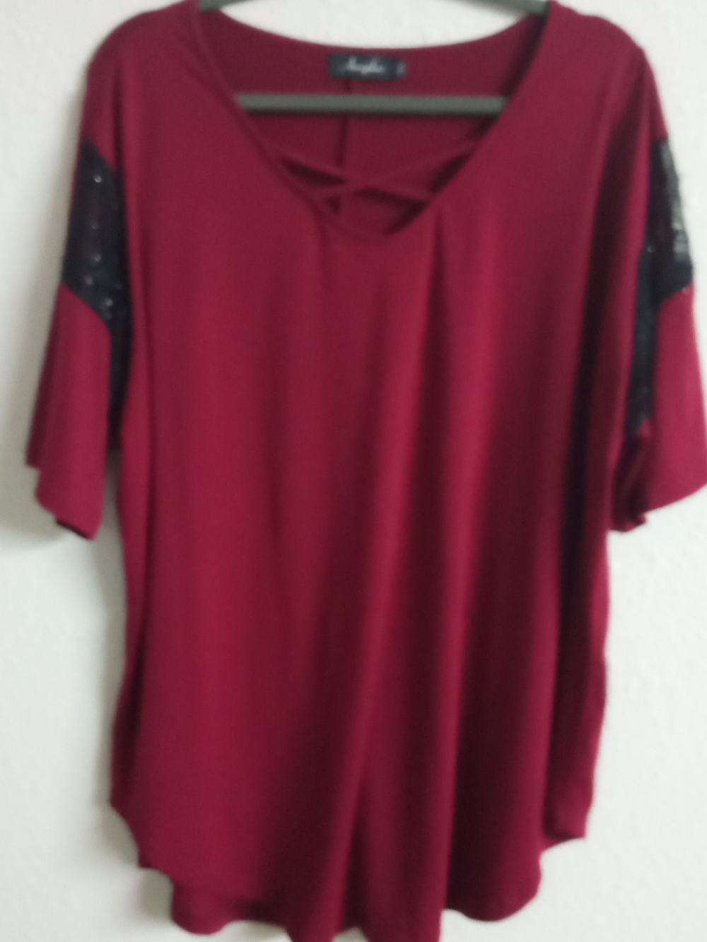 Plus Size Women’s Burgundy V-Neck Knit Top with Lace Sleeve Detail
